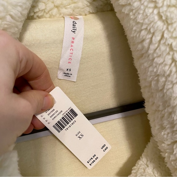 Anthro Daily Practice long sleeve Sherpa jacket - Picture 5 of 10